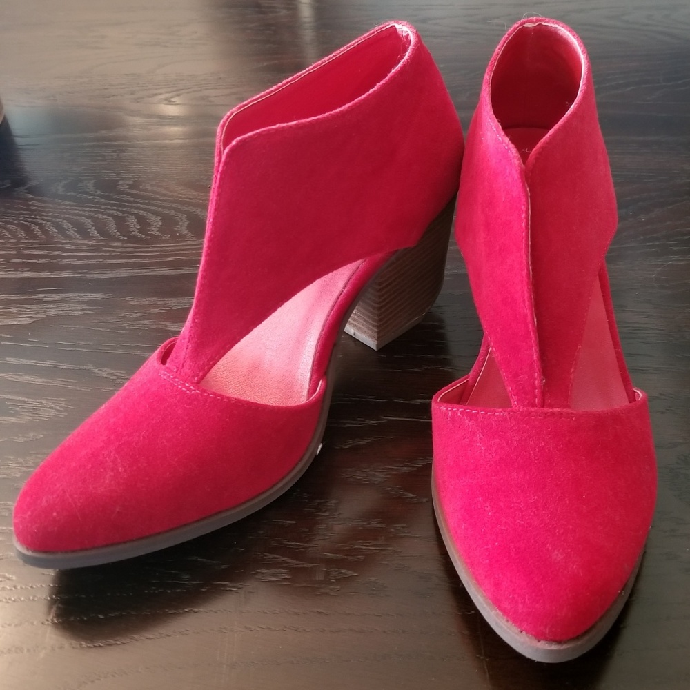 Beautiful cut out boots